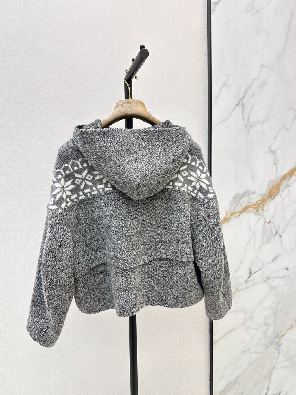 26Latest Autumn/Winter "Old Money" Style Reversible Wool-Blend & Snowflake-Pattern Knit Jacket