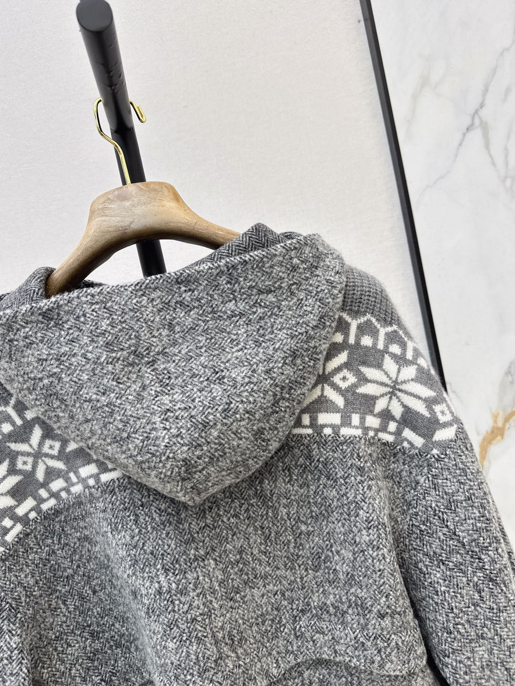26Latest Autumn/Winter "Old Money" Style Reversible Wool-Blend & Snowflake-Pattern Knit Jacket