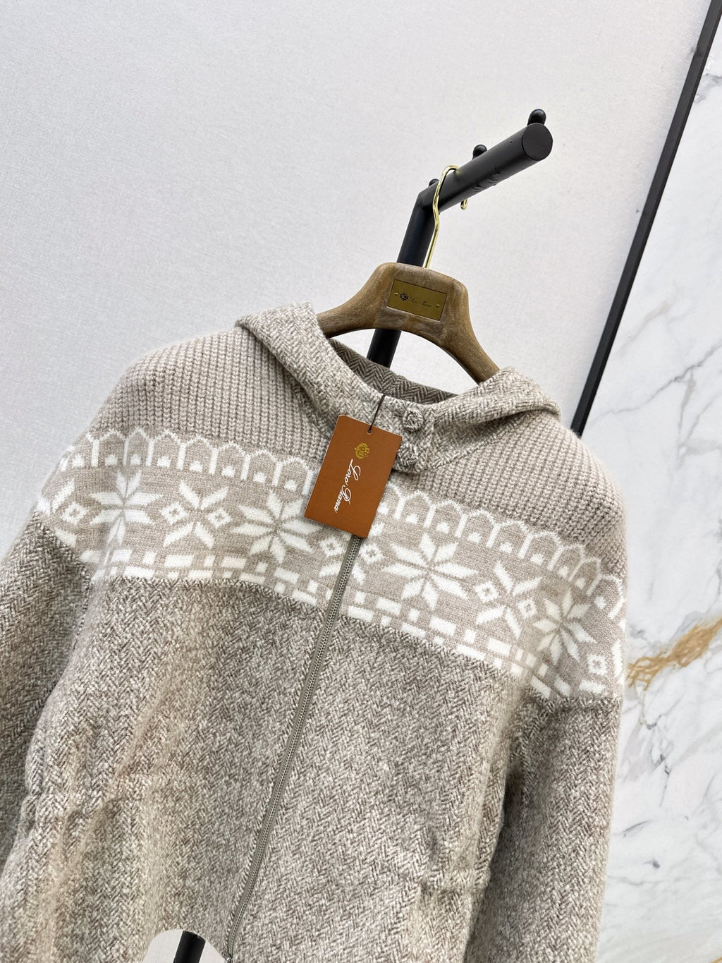 26Latest Autumn/Winter "Old Money" Style Reversible Wool-Blend & Snowflake-Pattern Knit Jacket