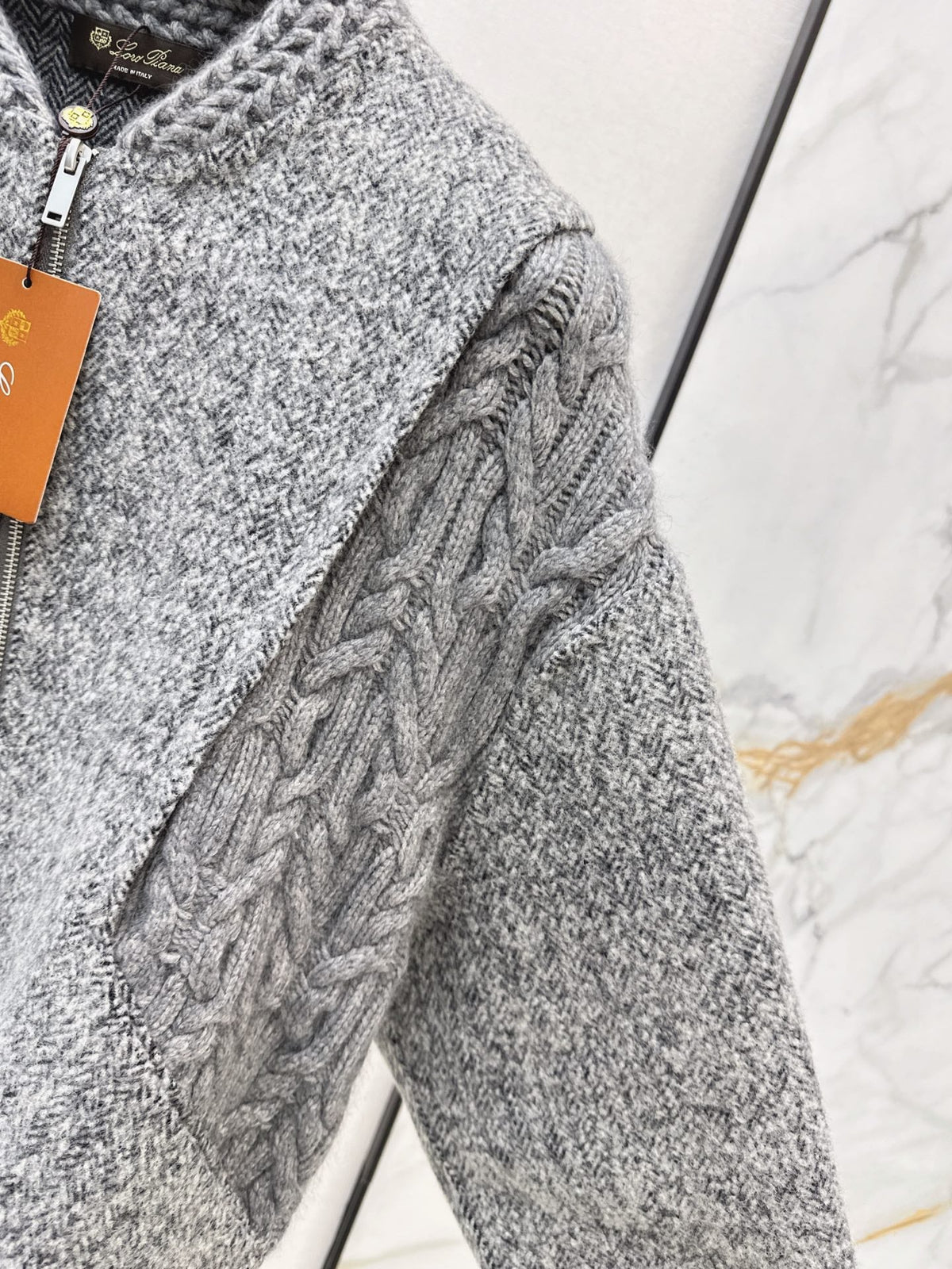 26Latest Autumn/Winter "Old Money" Style Reversible Wool-Blend Jacket: Jacquard & Solid Panel Design with Zip-Front & Crew Neck