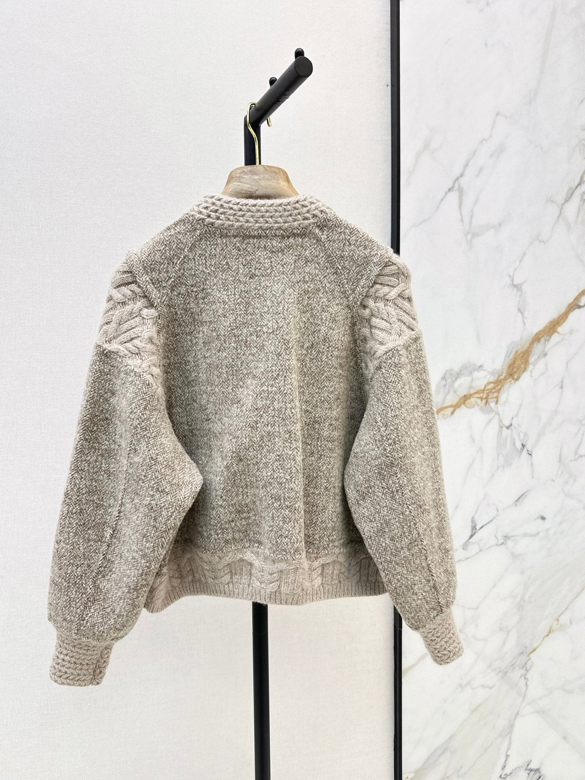 26Latest Autumn/Winter "Old Money" Style Reversible Wool-Blend Jacket: Jacquard & Solid Panel Design with Zip-Front & Crew Neck