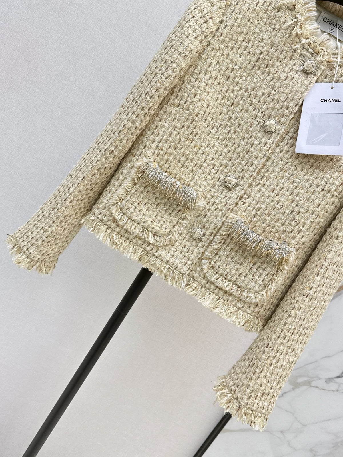 26Latest Autumn/Winter "Chanel-style" Tweed Jacket – Sophisticated, Chic, and Elegant (Beige-Apricot Flecked Finish)