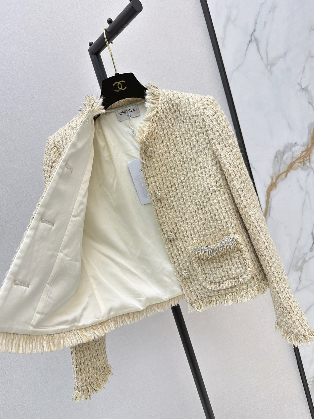 26Latest Autumn/Winter "Chanel-style" Tweed Jacket – Sophisticated, Chic, and Elegant (Beige-Apricot Flecked Finish)