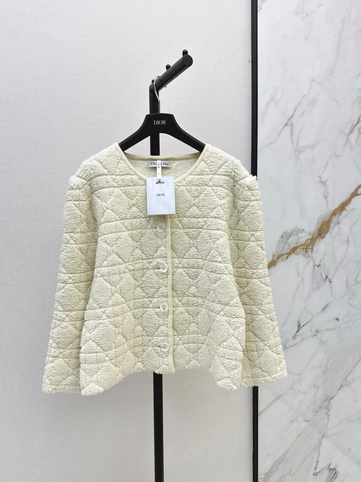 26New Autumn/Winter Wool-Blend Jacket with Cannage Pattern