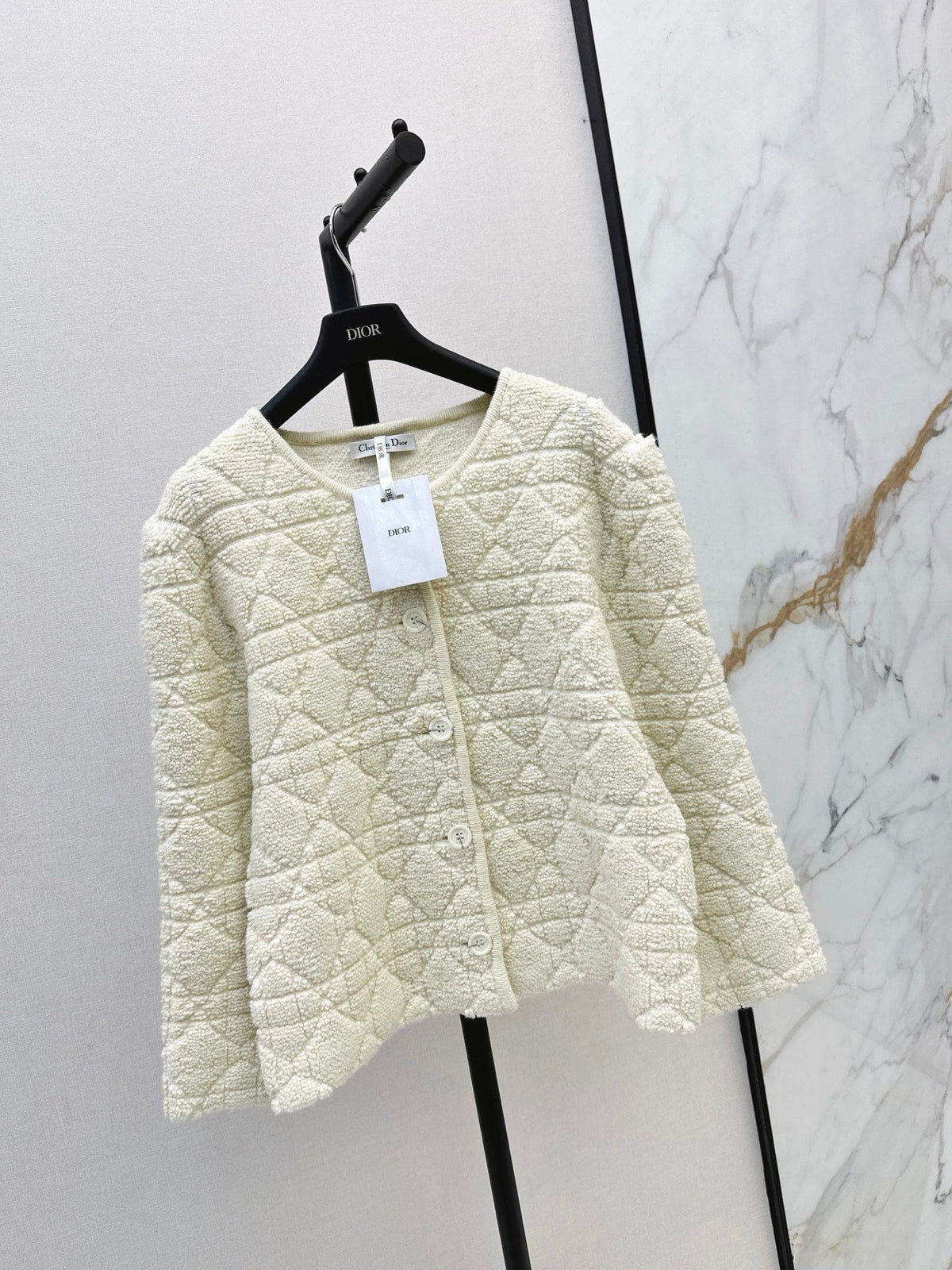 26New Autumn/Winter Wool-Blend Jacket with Cannage Pattern