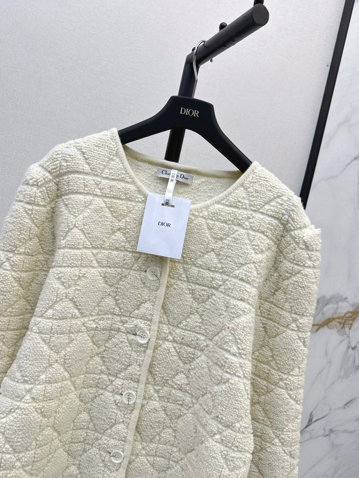 26New Autumn/Winter Wool-Blend Jacket with Cannage Pattern