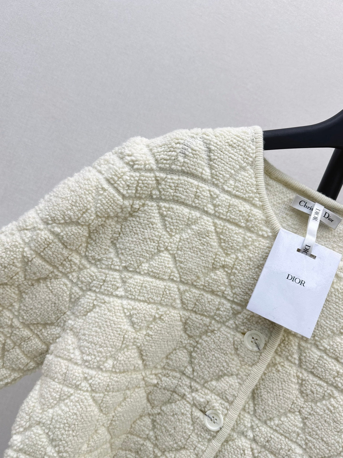 26New Autumn/Winter Wool-Blend Jacket with Cannage Pattern