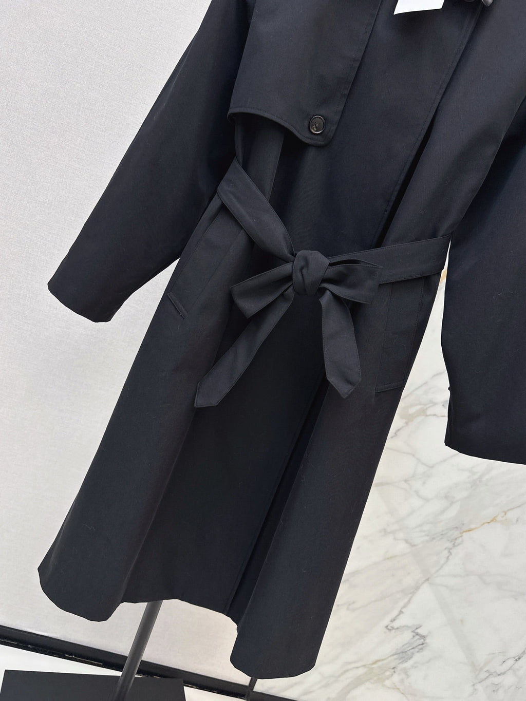 26Latest Autumn/Winter Long Trench Coat with Woven Leather Collar