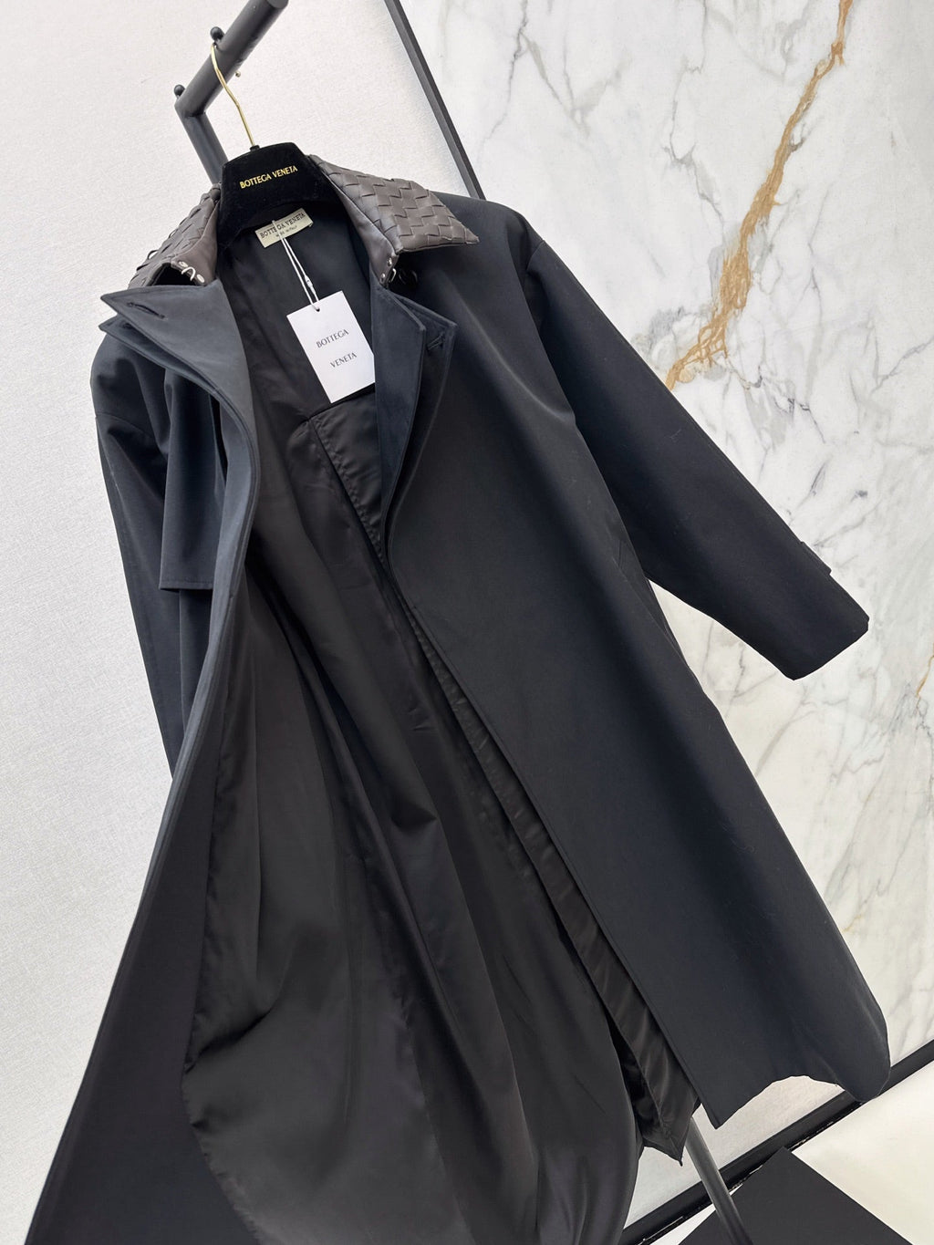 26Latest Autumn/Winter Long Trench Coat with Woven Leather Collar