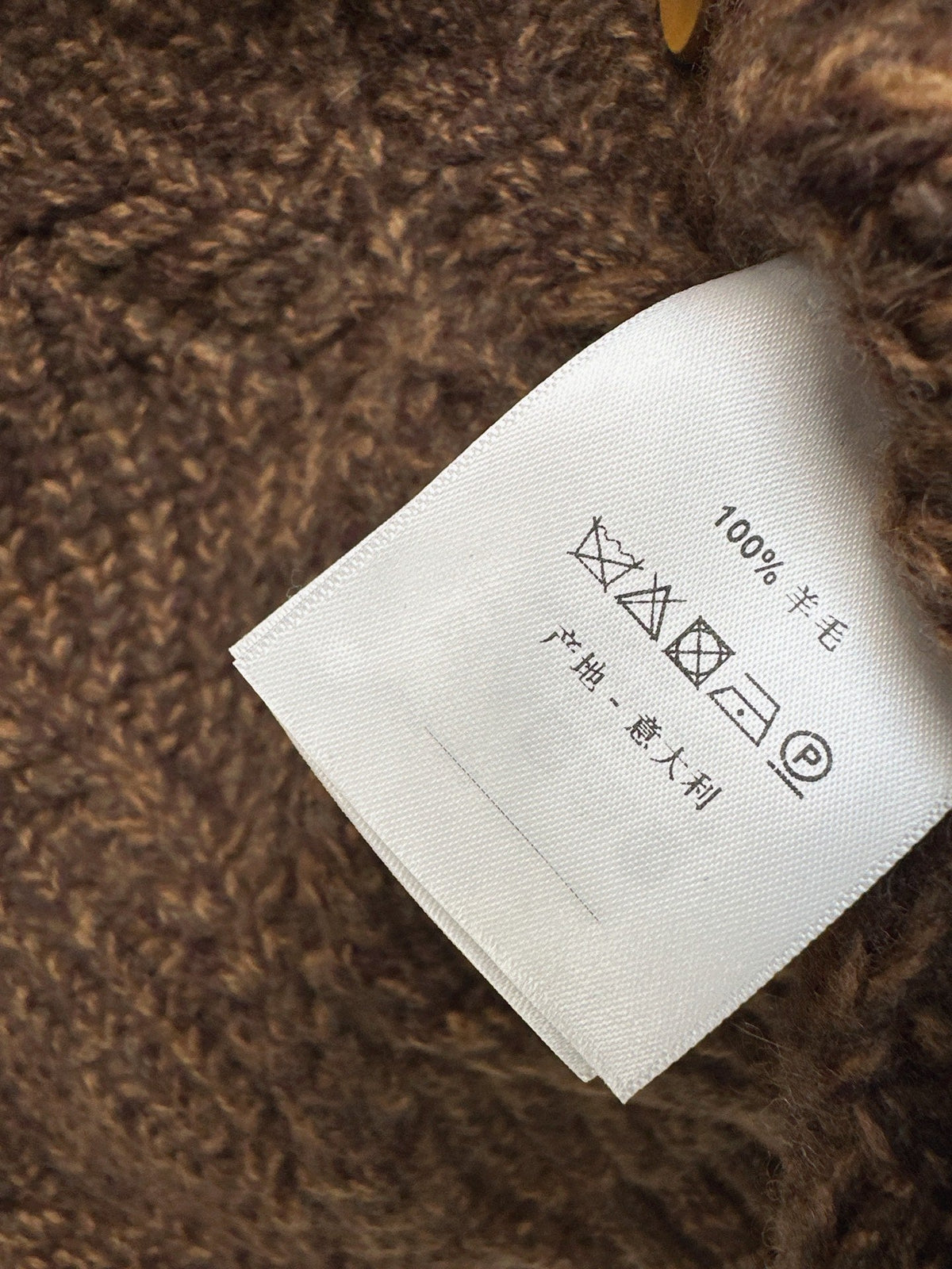 26Latest Autumn/Winter Premium Solid-Color Textured V-Neck Knit Cardigan