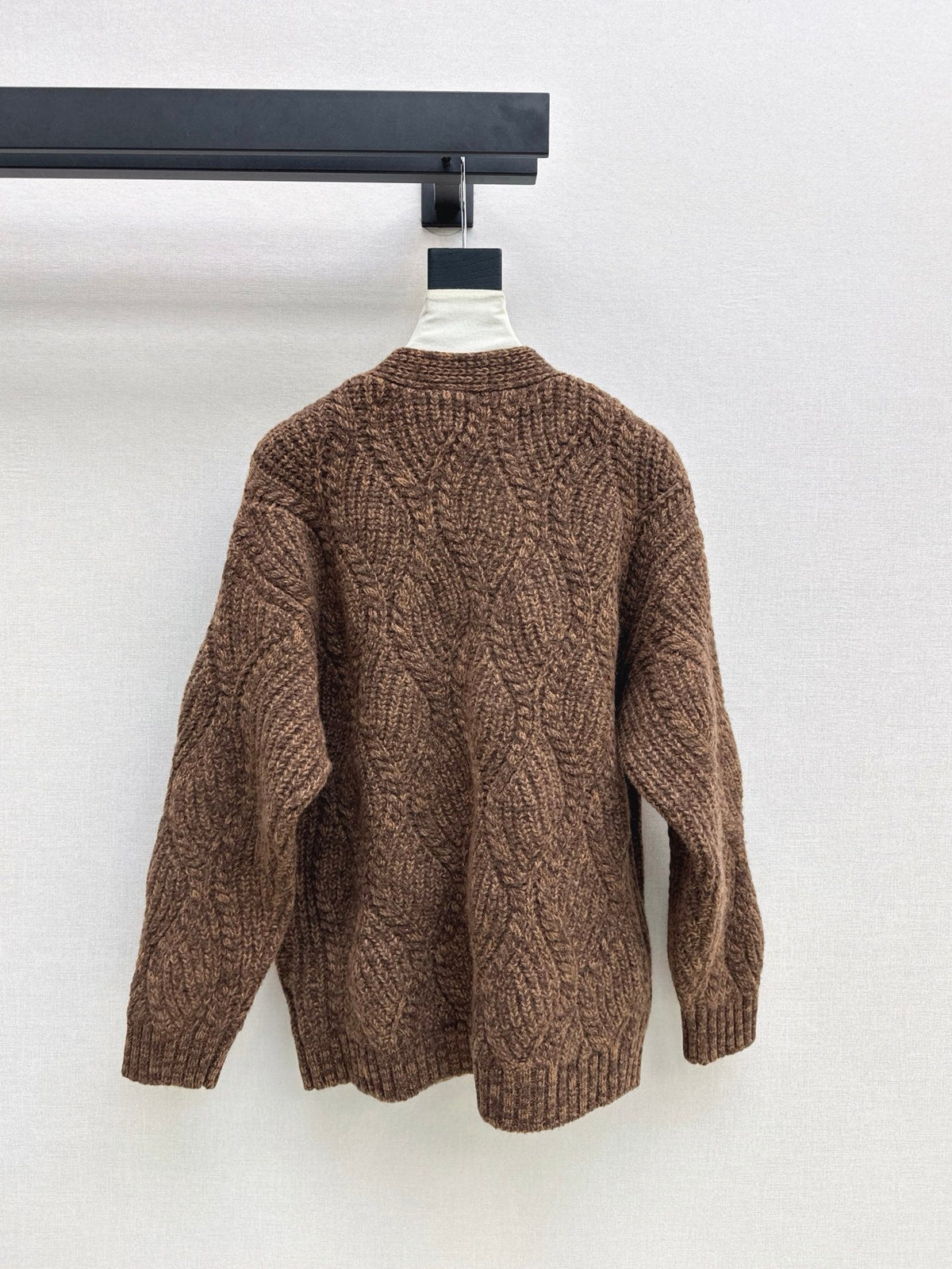 26Latest Autumn/Winter Premium Solid-Color Textured V-Neck Knit Cardigan