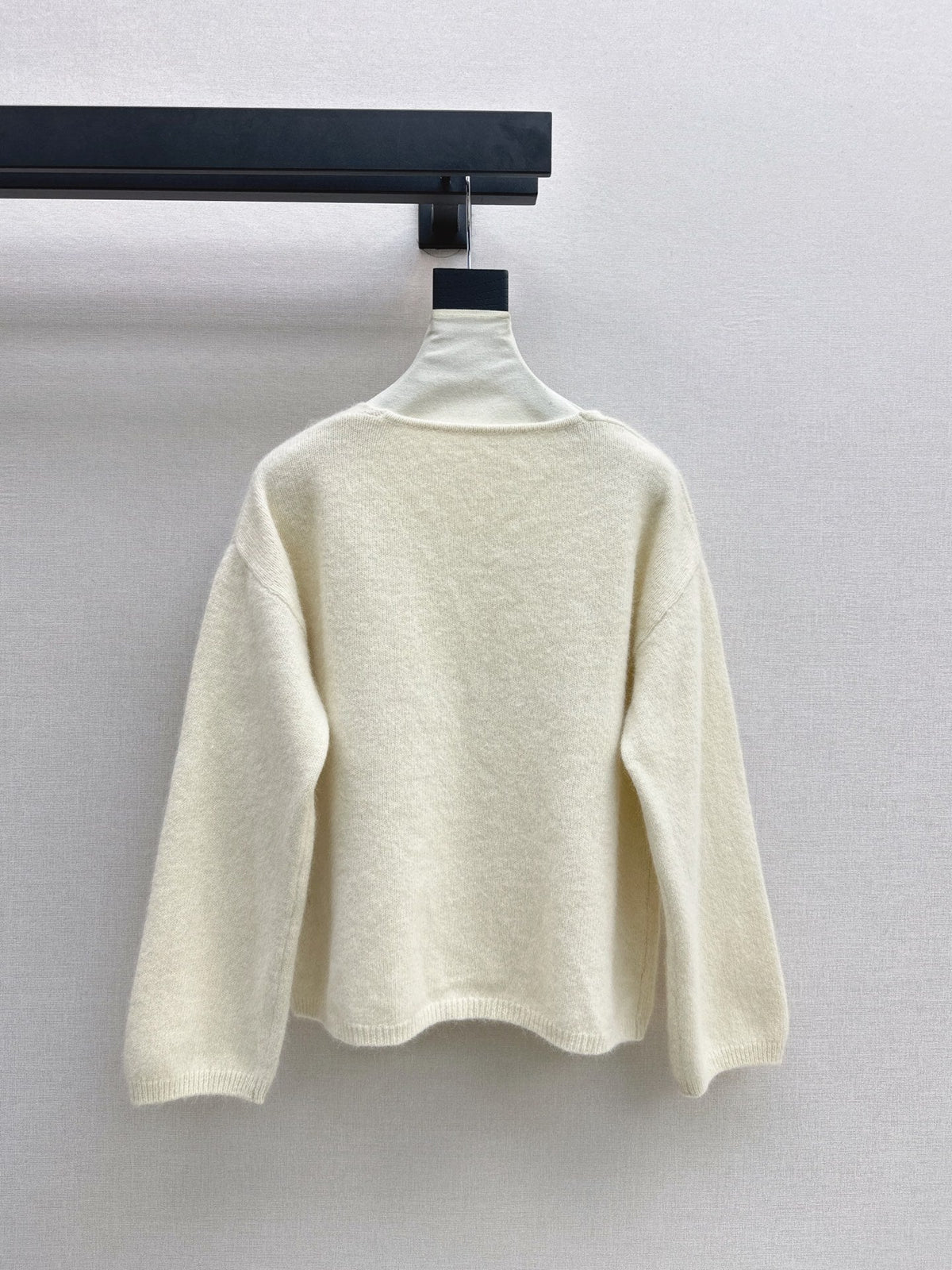 26Latest Autumn/Winter V-Neck Sweater with 3D Floral Embellishments