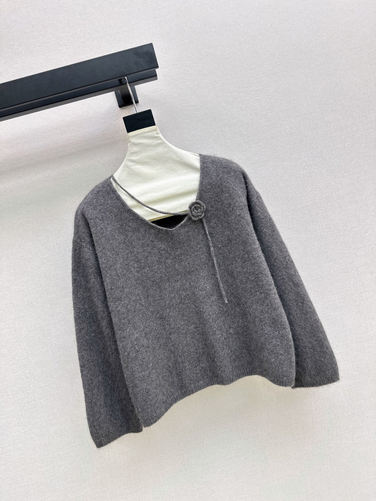 26Latest Autumn/Winter V-Neck Sweater with 3D Floral Embellishments