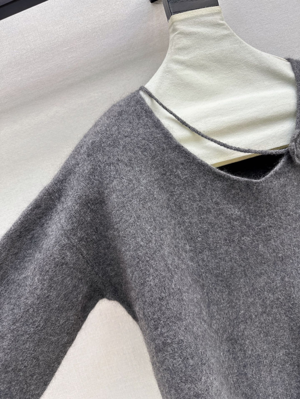 26Latest Autumn/Winter V-Neck Sweater with 3D Floral Embellishments