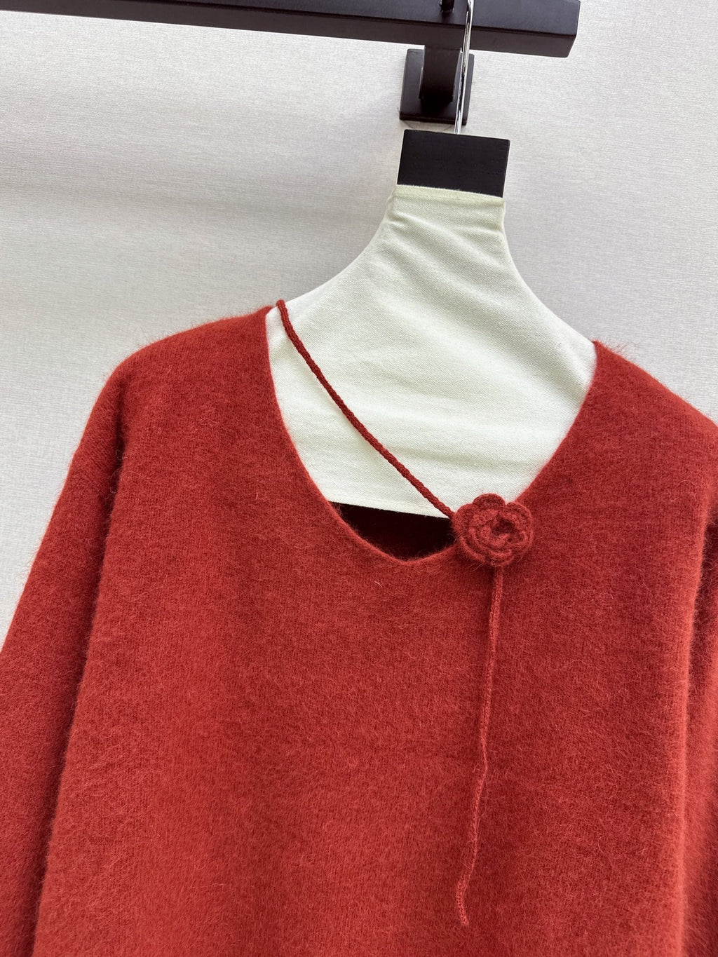 26Latest Autumn/Winter V-Neck Sweater with 3D Floral Embellishments