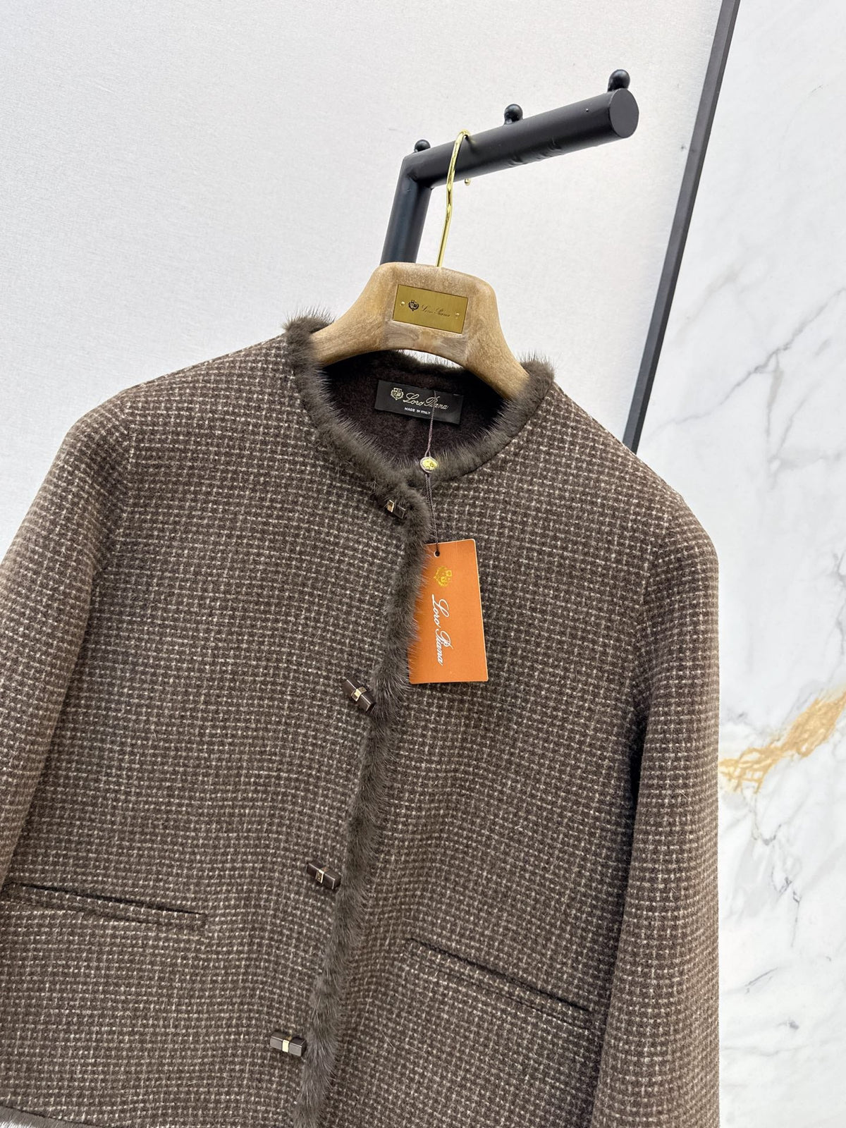 26Latest Autumn/Winter Premium Short Double-Faced Wool-Blend Jacket with Mink Fur Trim & Plaid Pattern