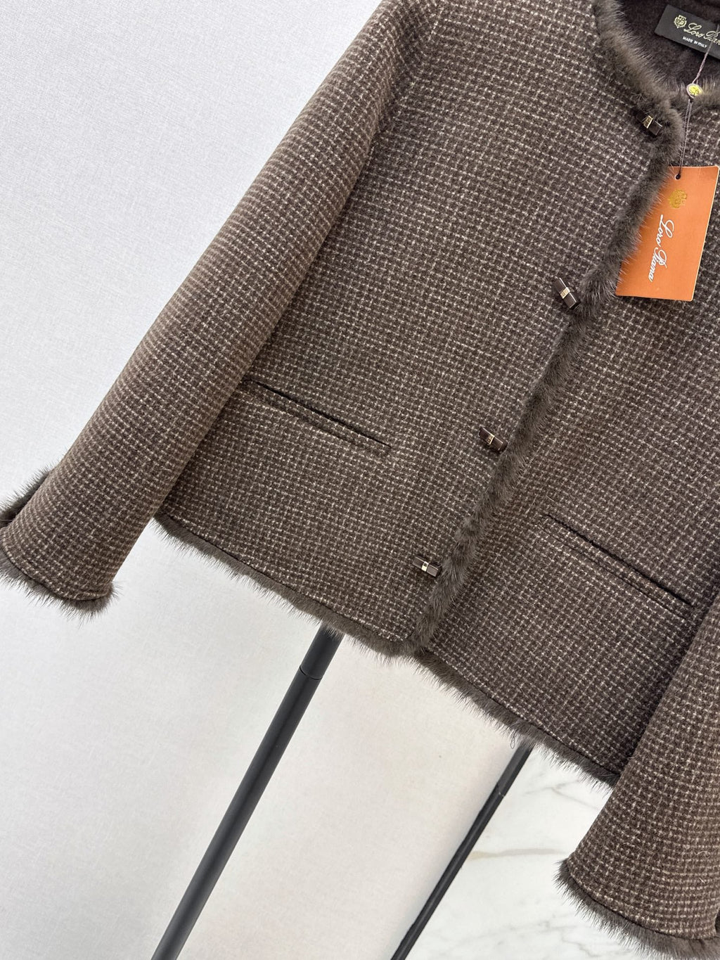 26Latest Autumn/Winter Premium Short Double-Faced Wool-Blend Jacket with Mink Fur Trim & Plaid Pattern