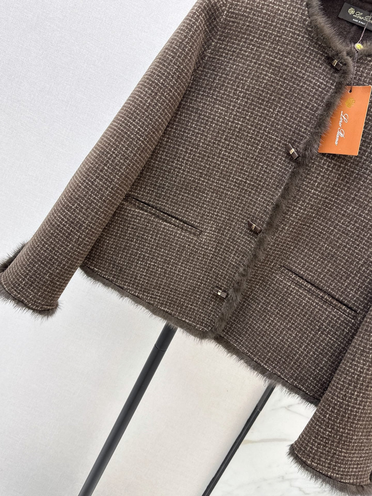 26Latest Autumn/Winter Premium Short Double-Faced Wool-Blend Jacket with Mink Fur Trim & Plaid Pattern