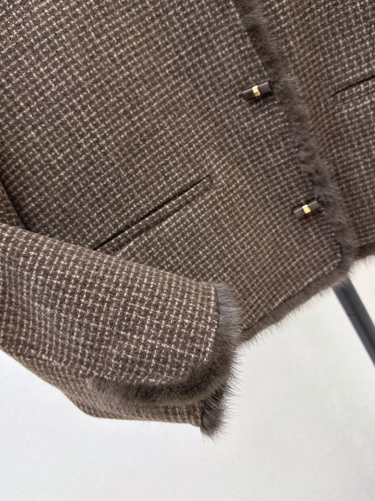 26Latest Autumn/Winter Premium Short Double-Faced Wool-Blend Jacket with Mink Fur Trim & Plaid Pattern