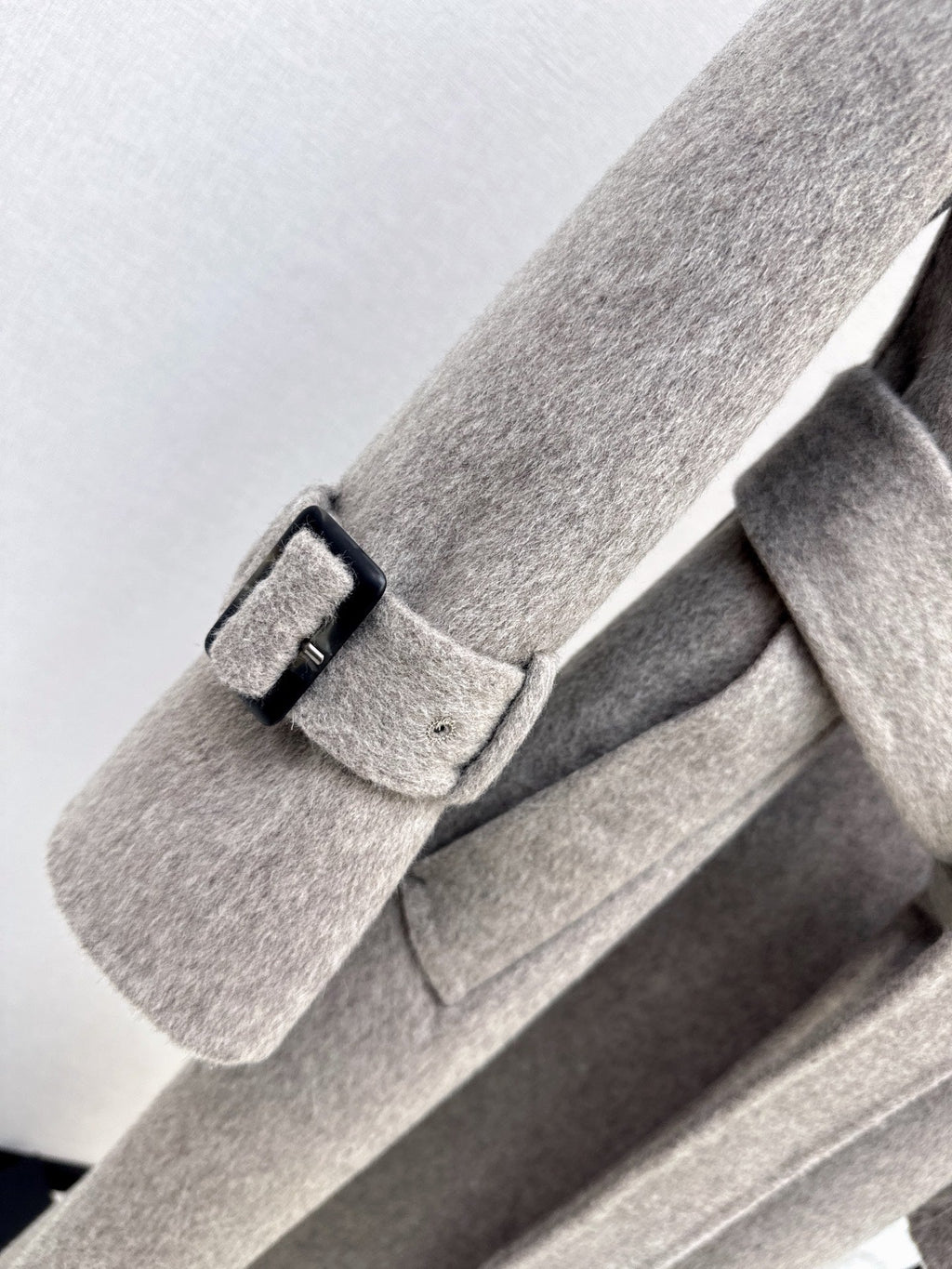 26Latest Autumn/Winter Double-Faced Wool Coat: Long, Waist-Cinching Design Exuding Sophisticated, Gentle Elegance
