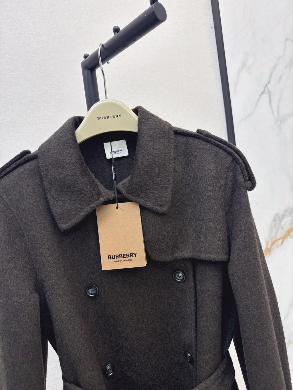 26Latest Autumn/Winter Double-Faced Wool Coat: Long, Waist-Cinching Design Exuding Sophisticated, Gentle Elegance