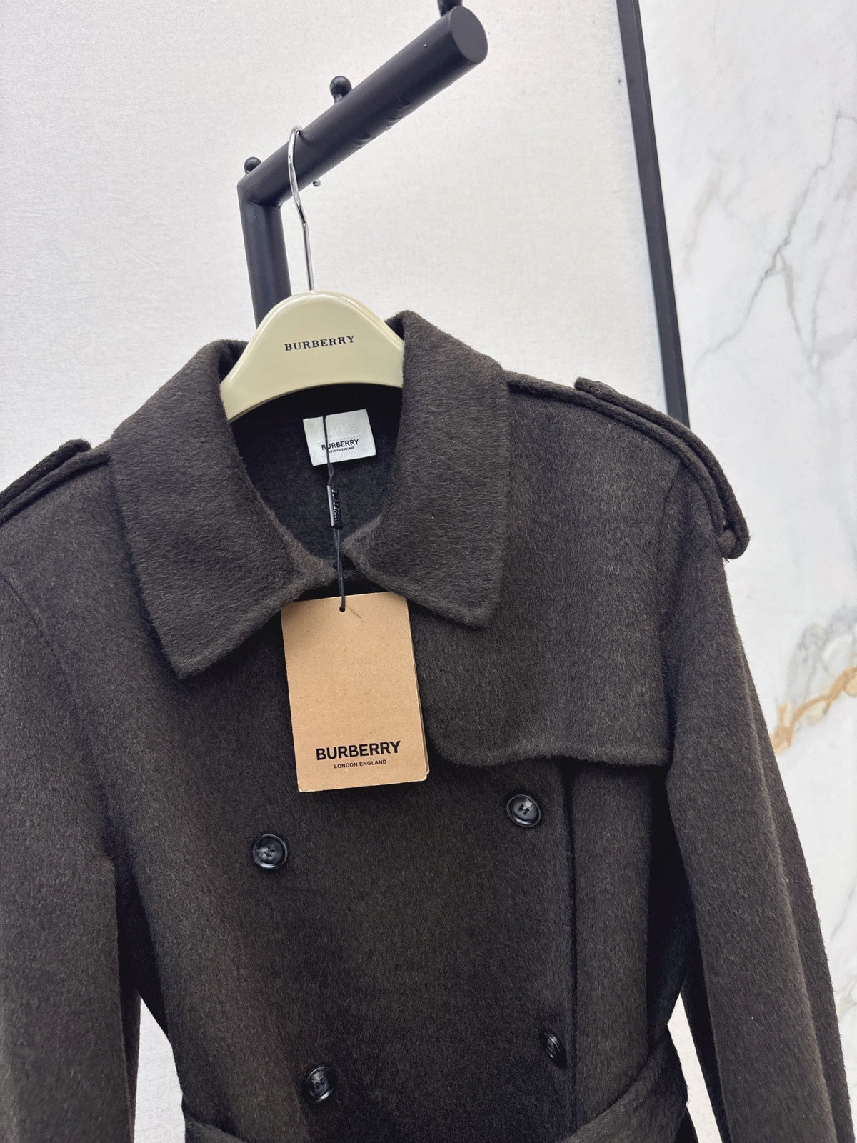 26Latest Autumn/Winter Double-Faced Wool Coat: Long, Waist-Cinching Design Exuding Sophisticated, Gentle Elegance