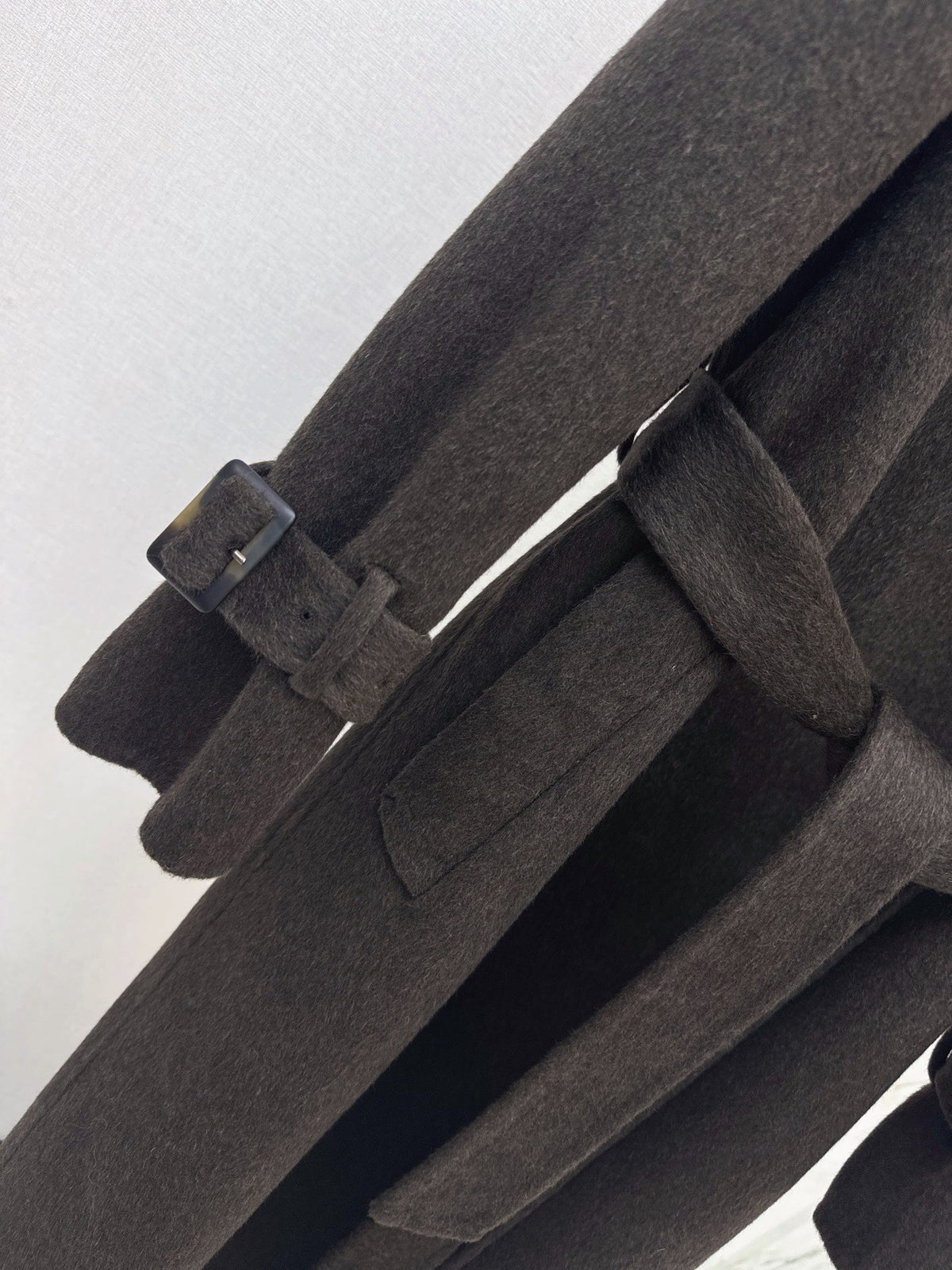26Latest Autumn/Winter Double-Faced Wool Coat: Long, Waist-Cinching Design Exuding Sophisticated, Gentle Elegance