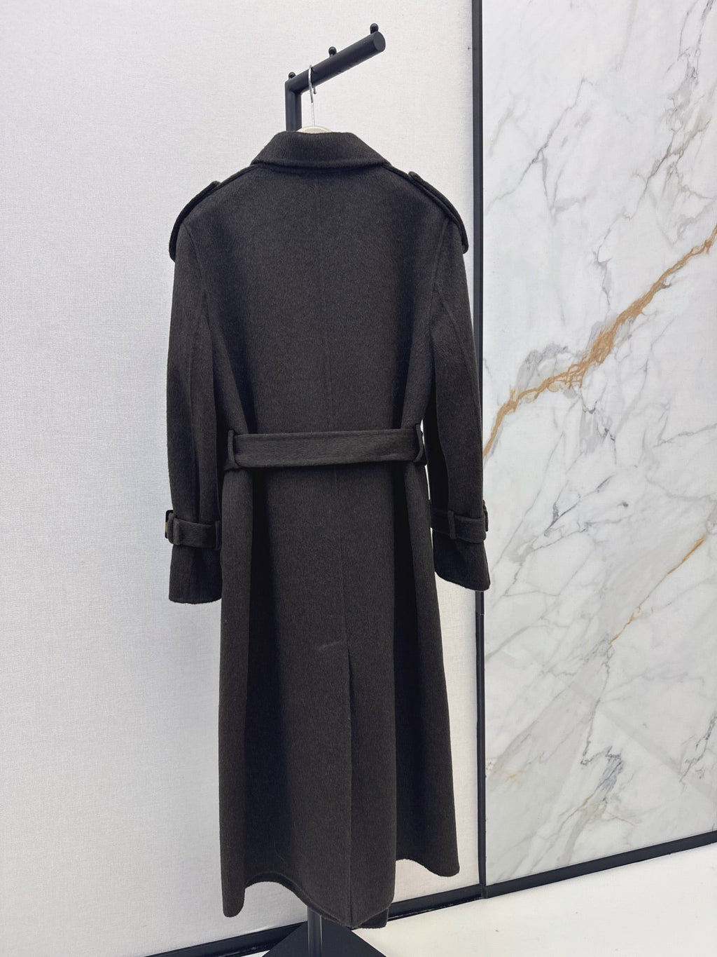 26Latest Autumn/Winter Double-Faced Wool Coat: Long, Waist-Cinching Design Exuding Sophisticated, Gentle Elegance