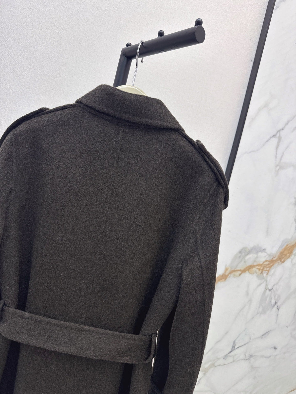 26Latest Autumn/Winter Double-Faced Wool Coat: Long, Waist-Cinching Design Exuding Sophisticated, Gentle Elegance