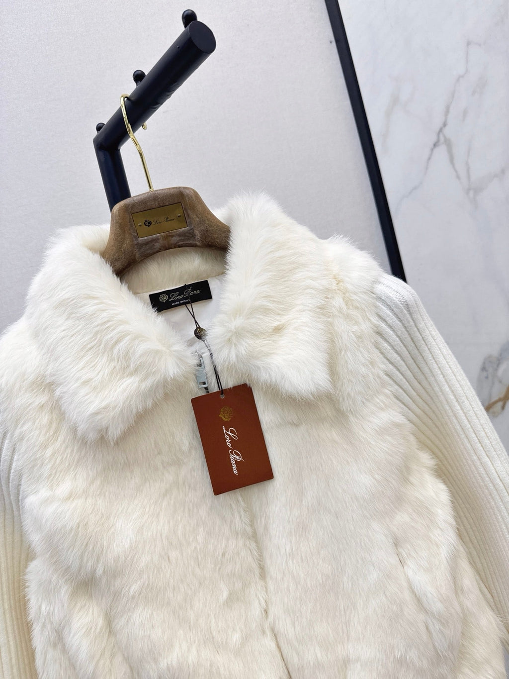 26Latest Autumn/Winter "Faux-Layered" Knit Jacket with Rabbit Fur Accents