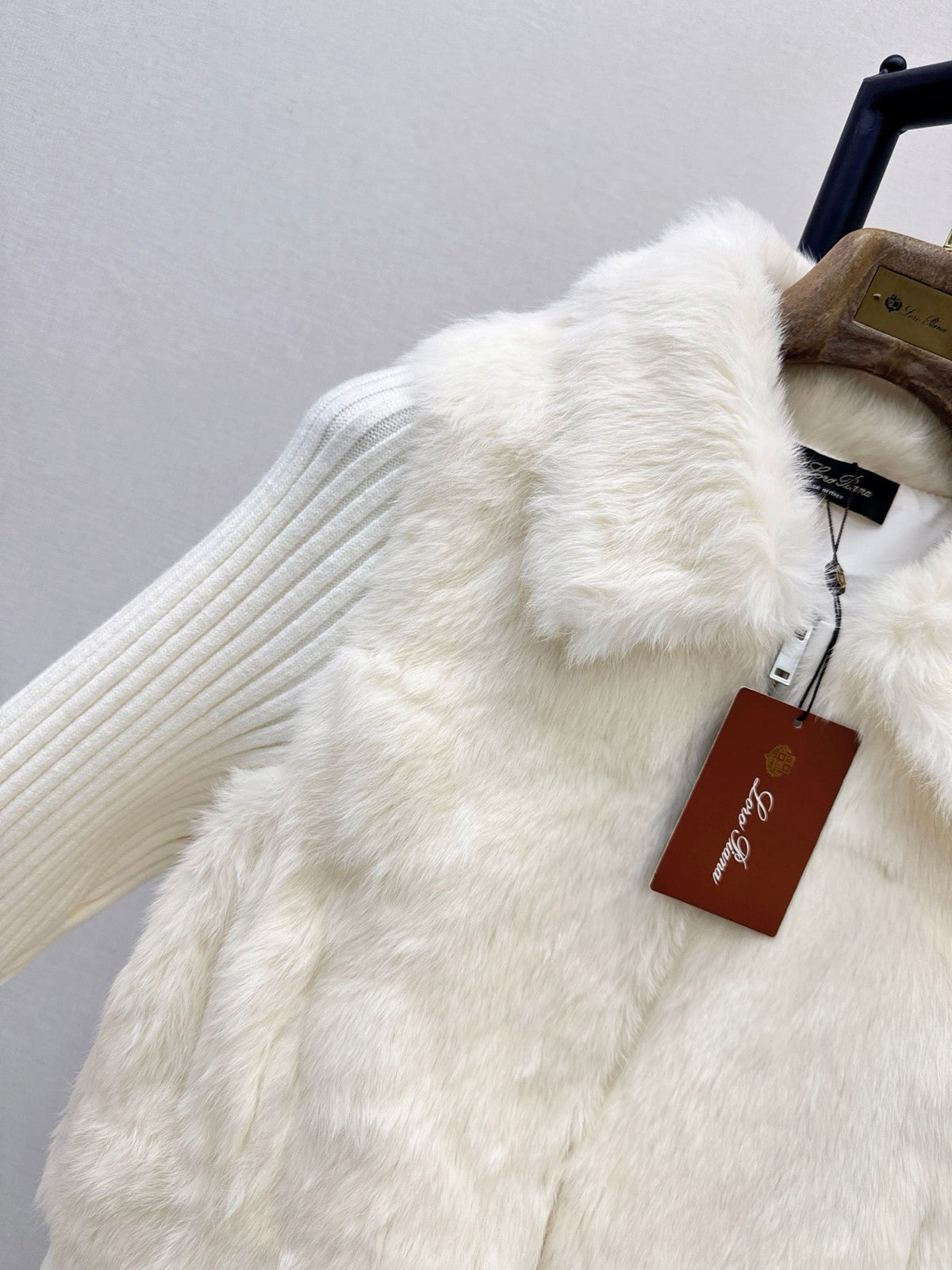 26Latest Autumn/Winter "Faux-Layered" Knit Jacket with Rabbit Fur Accents