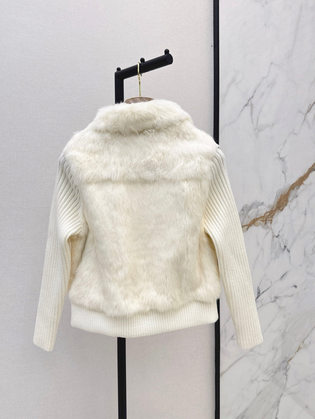 26Latest Autumn/Winter "Faux-Layered" Knit Jacket with Rabbit Fur Accents