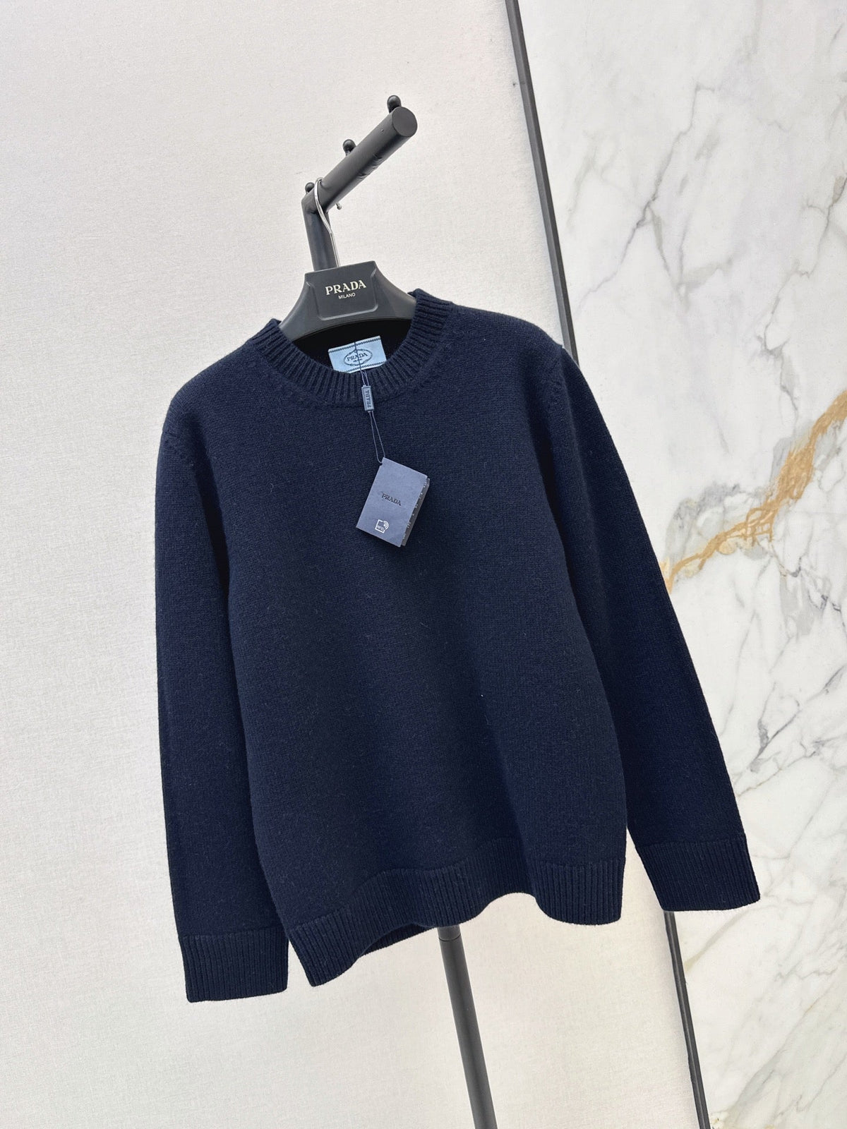 26Latest Autumn/Winter Crew-Neck Knit Sweater with Suede-Finish Elbow Patches