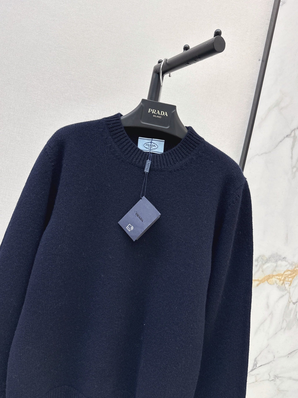 26Latest Autumn/Winter Crew-Neck Knit Sweater with Suede-Finish Elbow Patches
