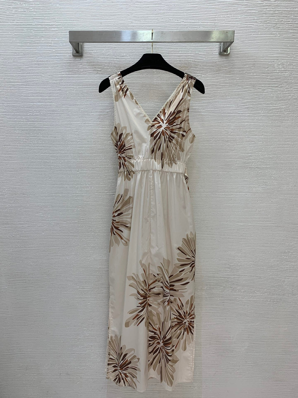 26 New Elegant Sleeveless Dress