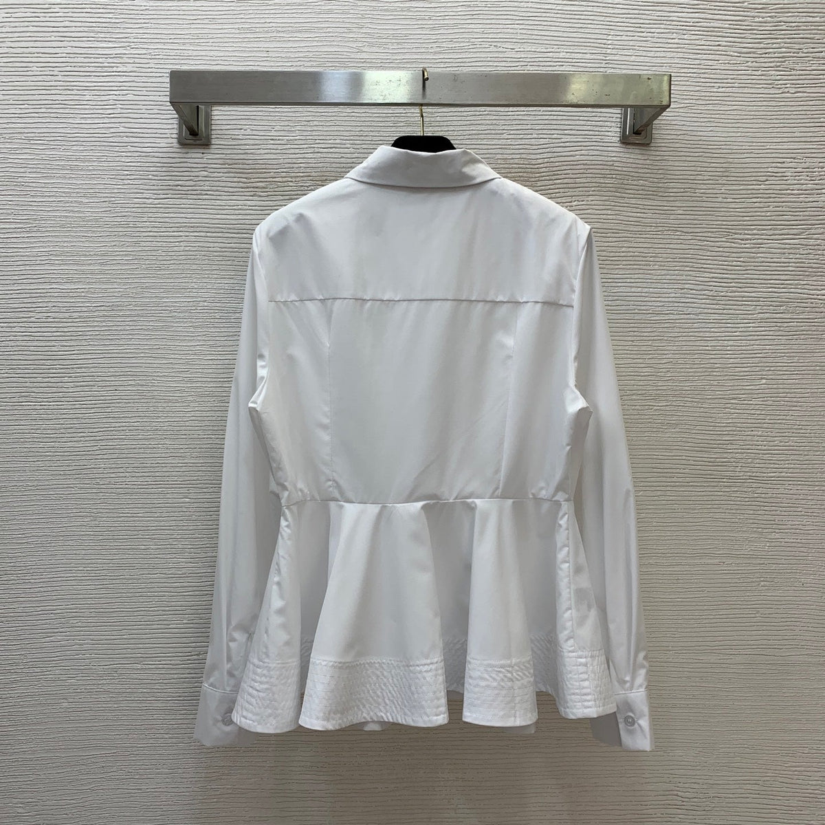 26New Long-Sleeve Shirt/Top – Includes Black Waist Belt