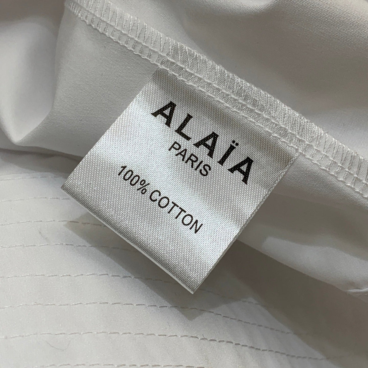 26New Long-Sleeve Shirt/Top – Includes Black Waist Belt