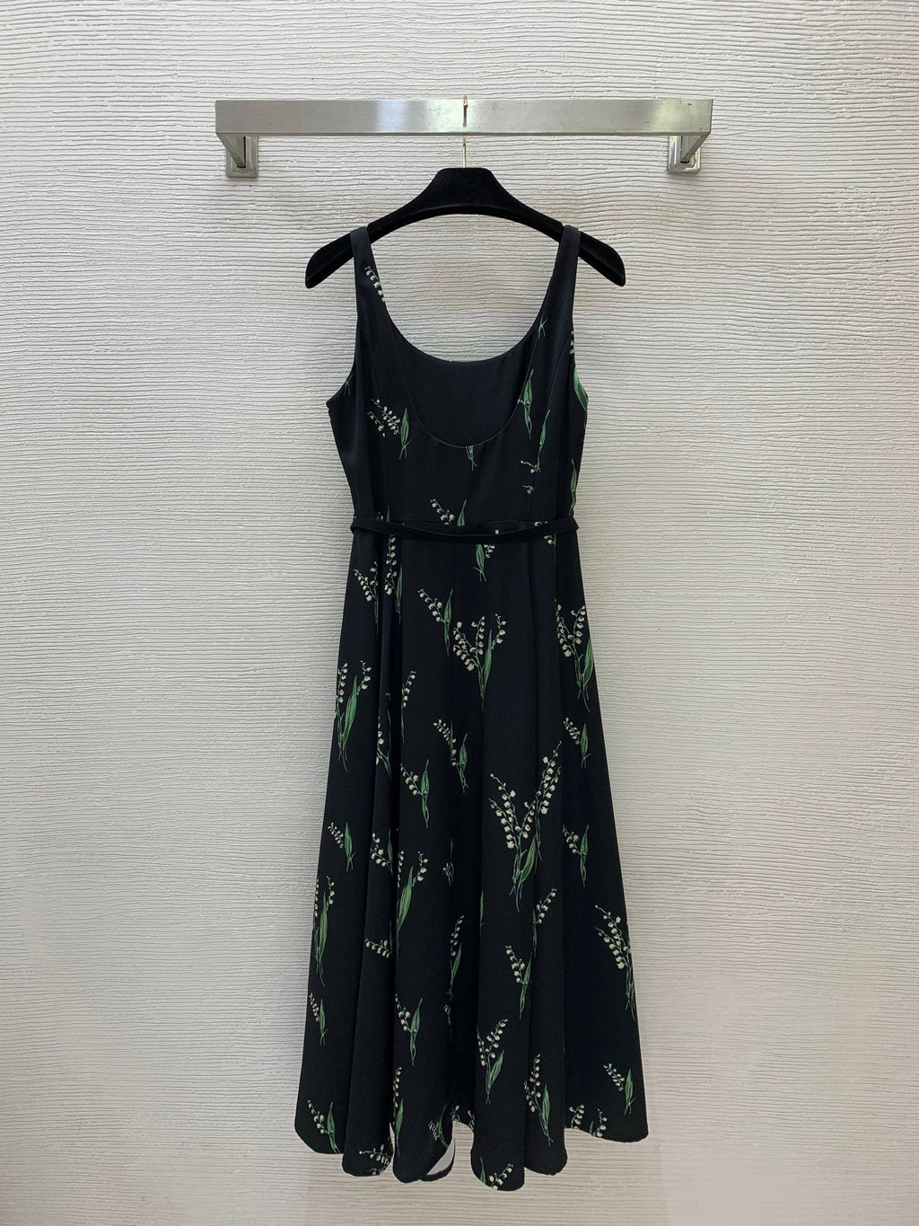 26New Slimming, Waist-Defining, Flared-Hem Camisole Dress