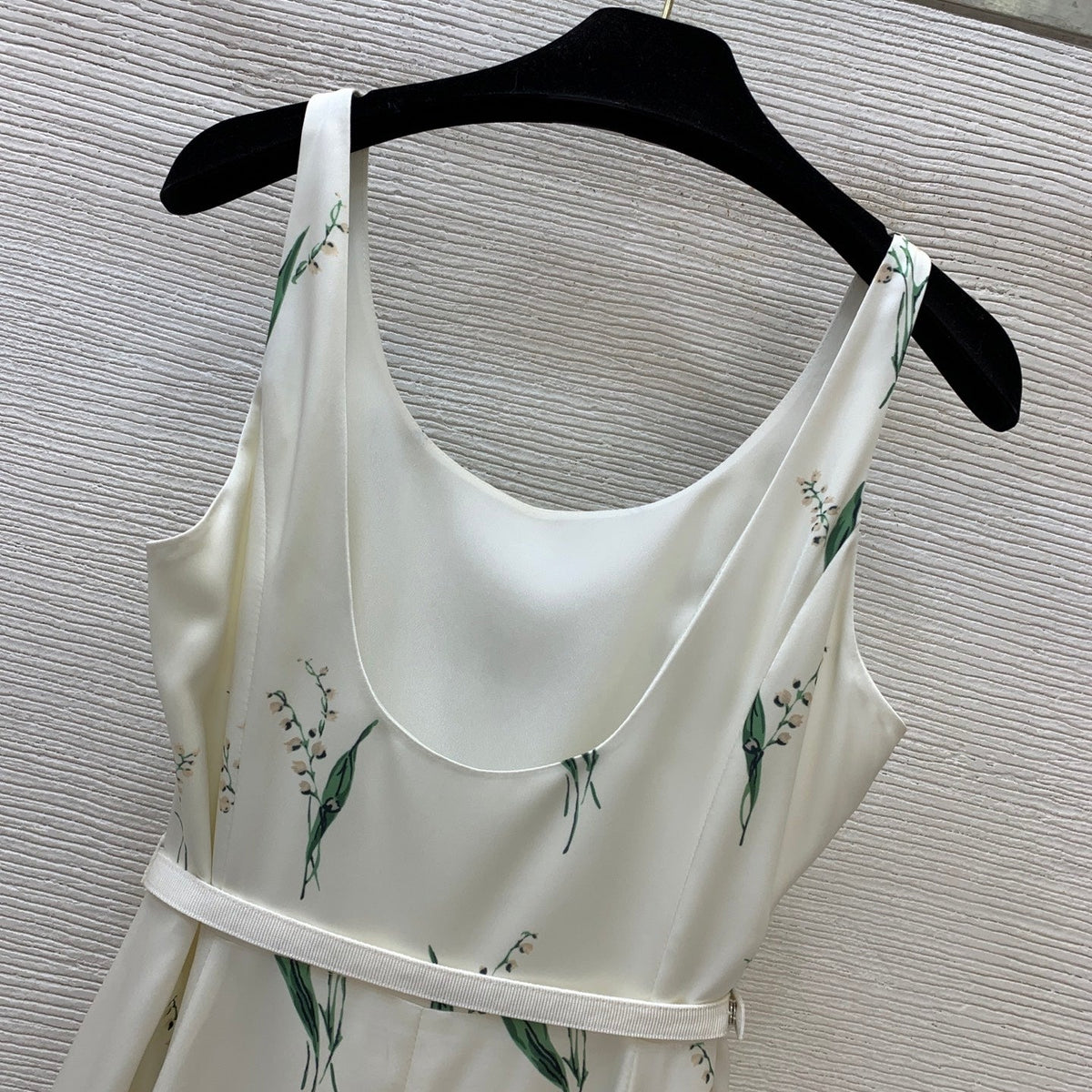 26New Slimming, Waist-Defining, Flared-Hem Camisole Dress
