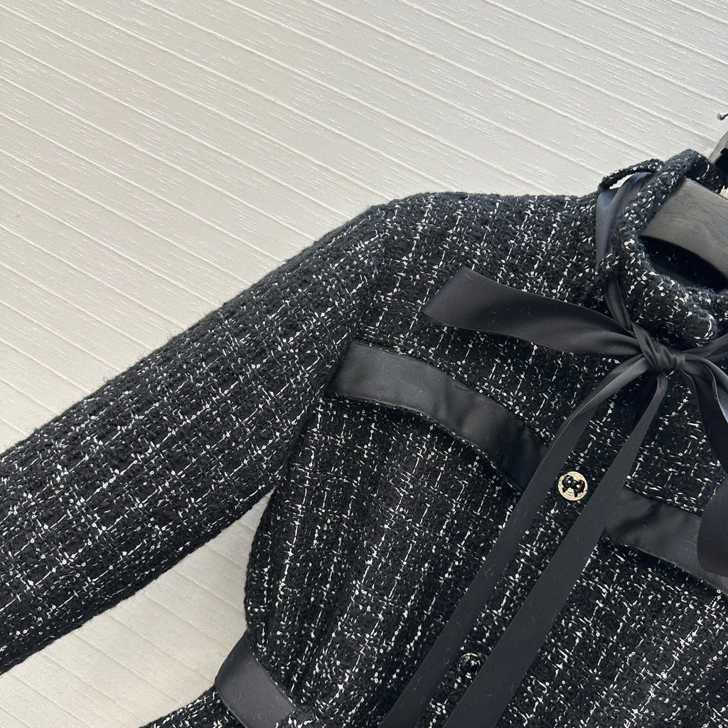 Retro-style courtly coat