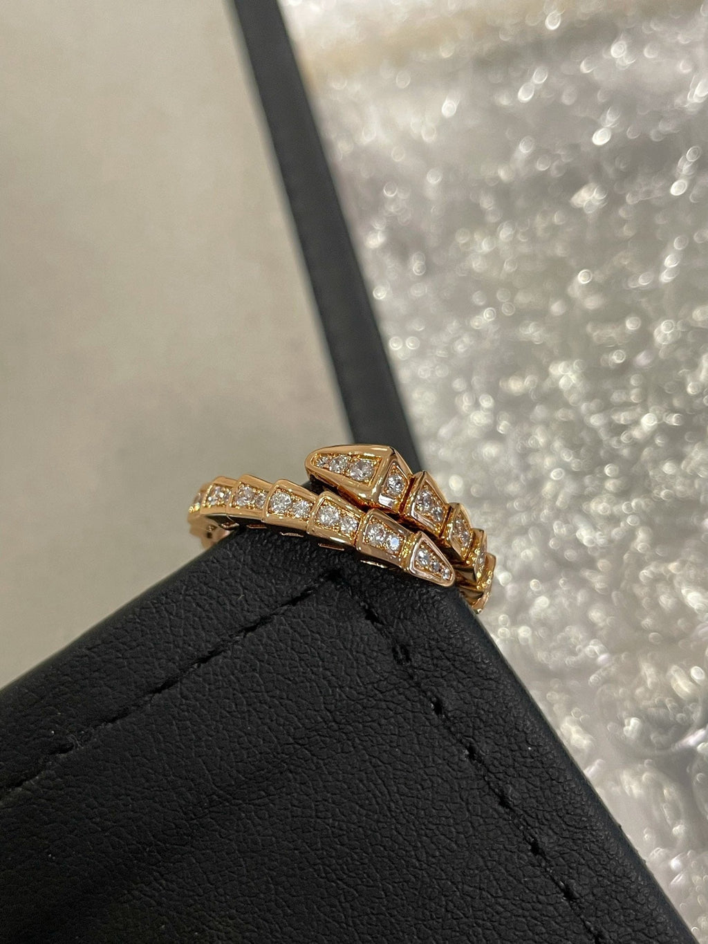 Serpent full diamond ring