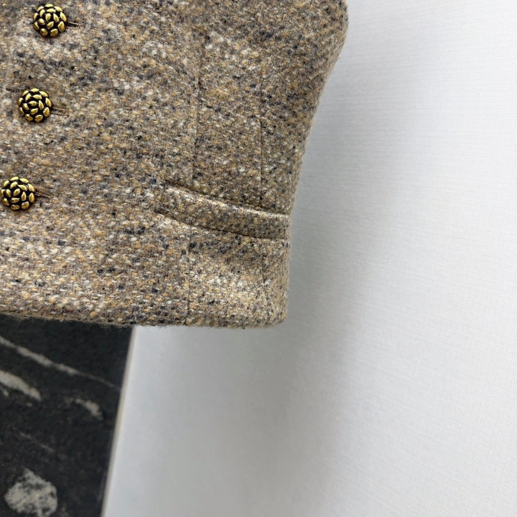 High-end retro-style vest