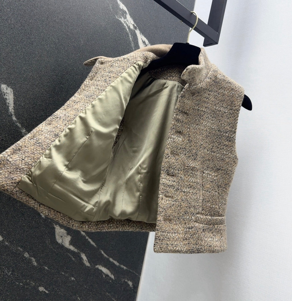High-end retro-style vest