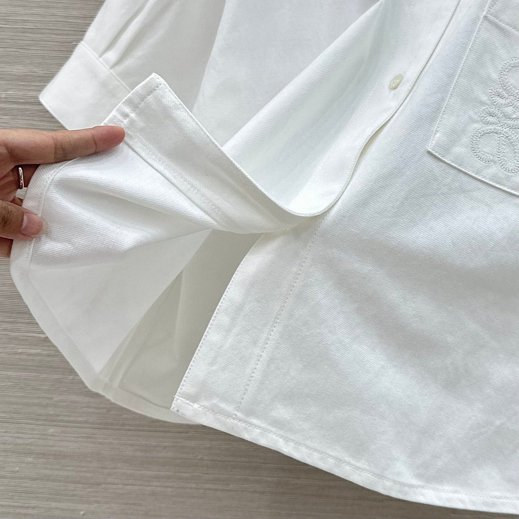 Short-sleeved white shirt