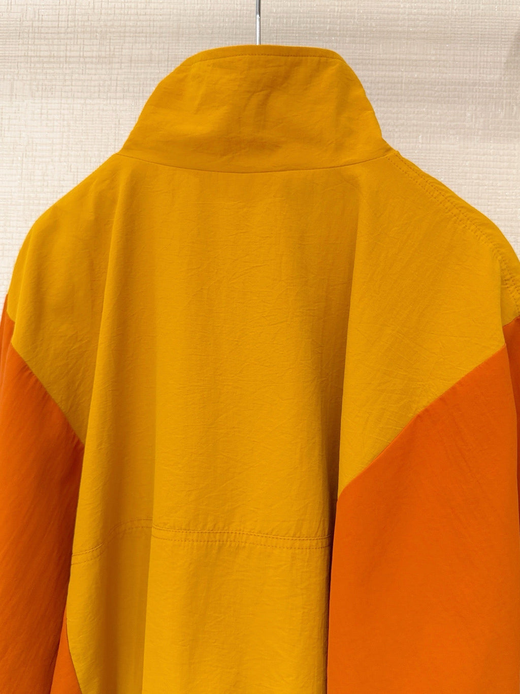 Half-zip pullover windbreaker