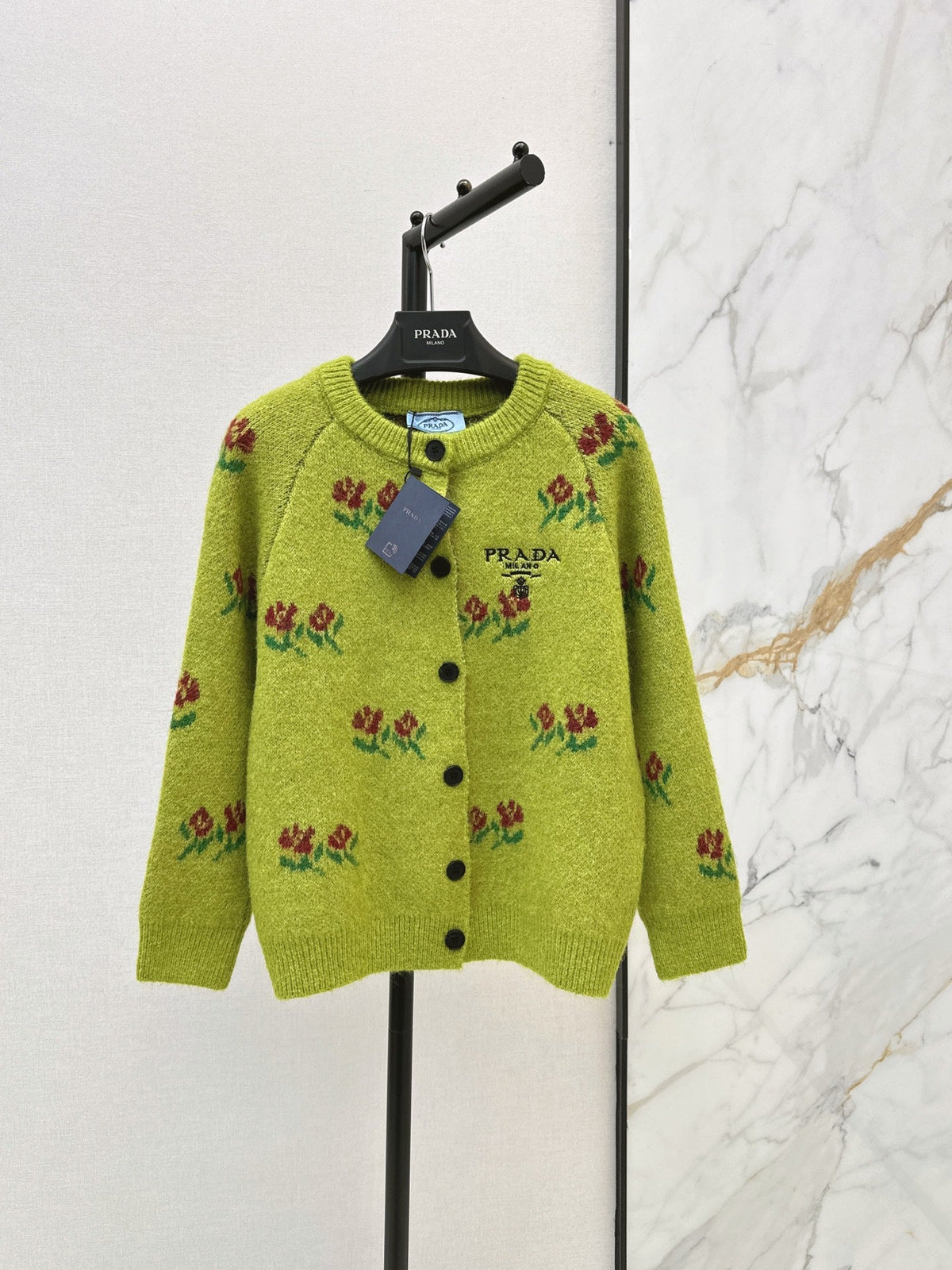 26 Fall/Winter Latest Floral Jacquard Wool Cardigan