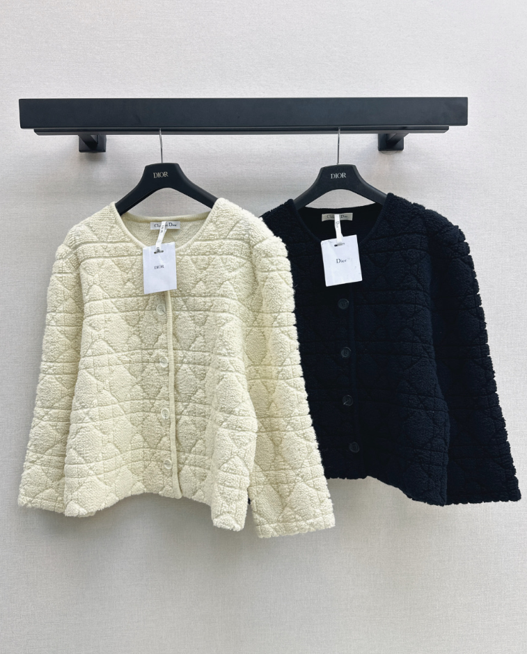 26New Autumn/Winter Wool-Blend Jacket with Cannage Pattern