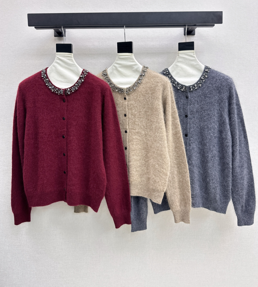 26Exquisite, Intricately Beaded Crew-Neck Knit Cardigan (Latest Autumn/Winter Collection)