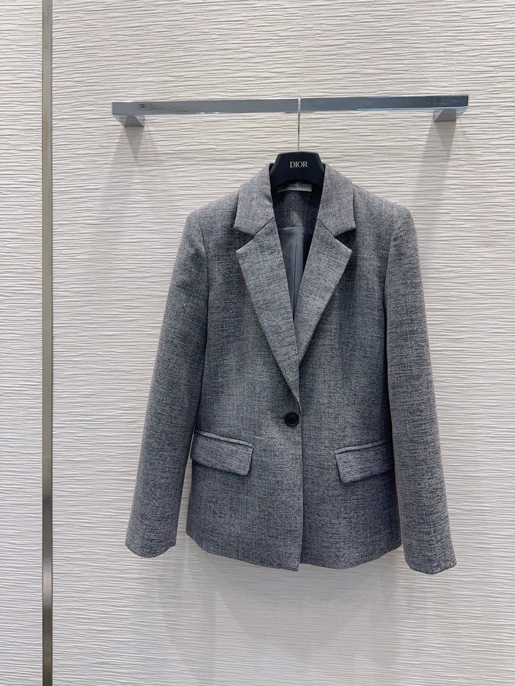 26New Classic Minimalist Blazer