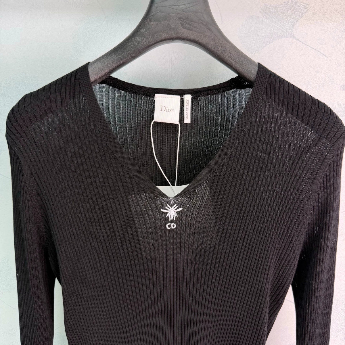 Dior/26 Early Autumn New V-Neck Ribbed Ruffle Cuff Bell Sleeve Knit Top/*